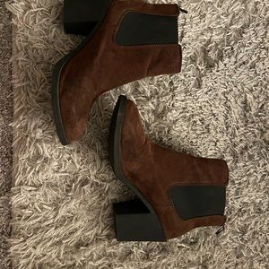 Size 8 brown bootie heels!